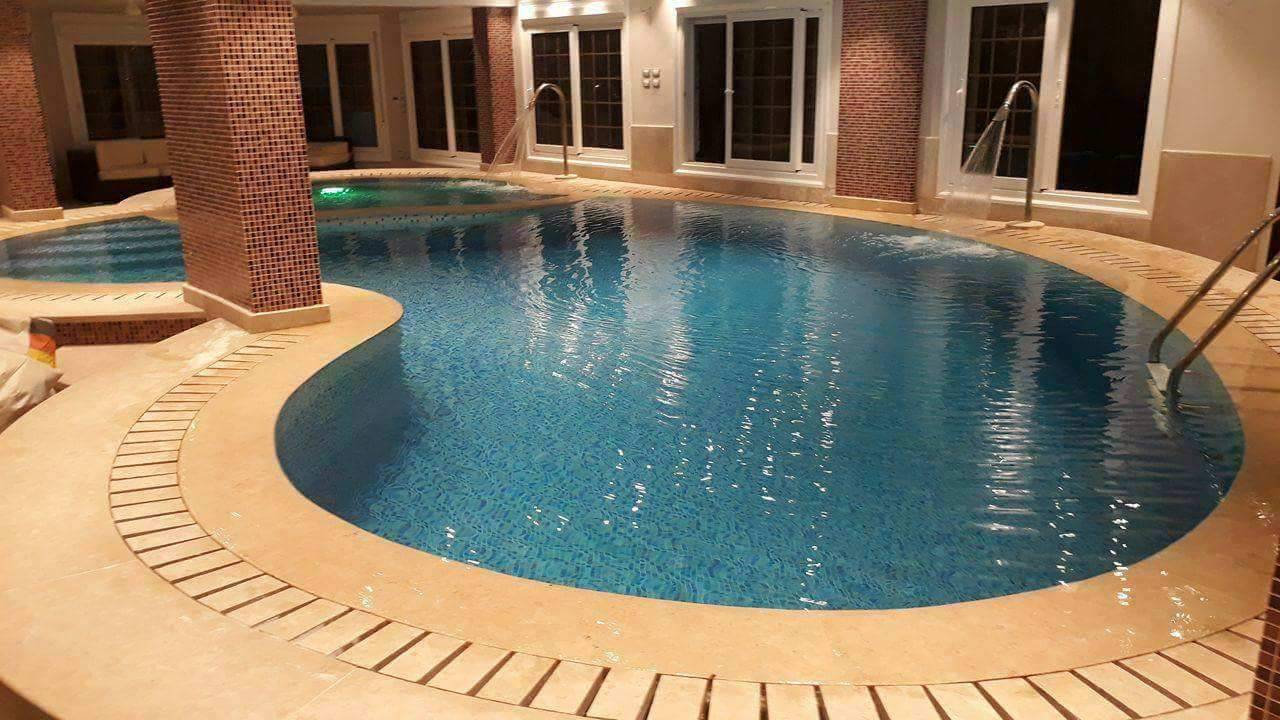 حمام سباحه فيلا خاصه اوفرفلو غرب الجولف القاهره الجديده